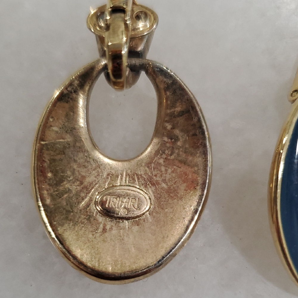 Trifari Navy and Ivory Enamel Gold-Tone V-Pattern Hoop Earrings - Picture 2 of 4